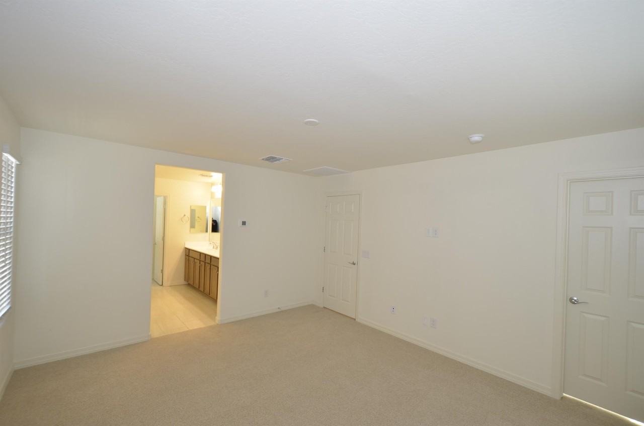 1306 W Sparrow Dr #1 - Photo 5 of 11