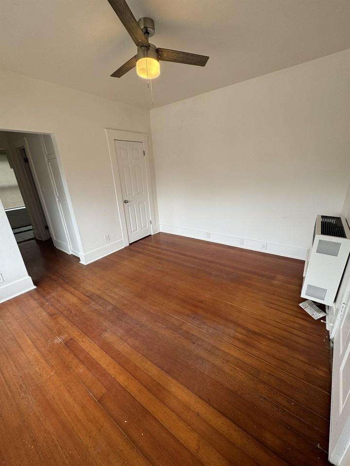 1031 21st StreetUnit #1031-1 - Photo 4 of 15