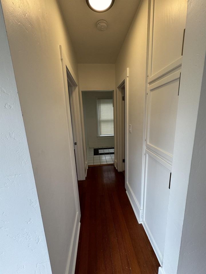 1031 21st StreetUnit #1031-1 - Photo 5 of 15