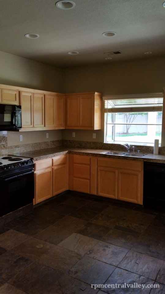 2526 Arcadia Ct - Photo 3 of 20