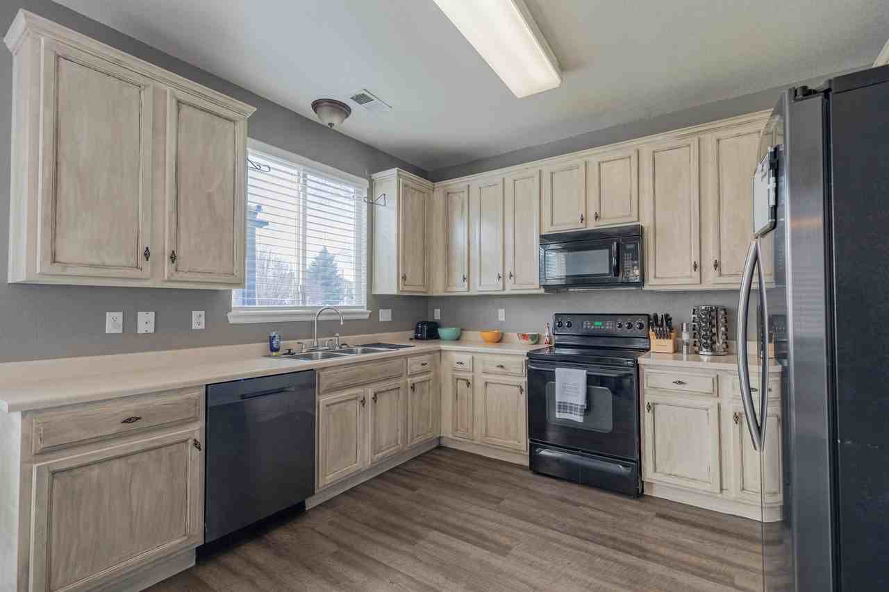 1245 S Flat Rock Cir #1 - Photo 2 of 33