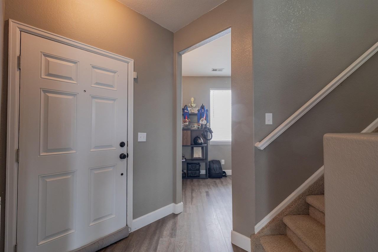 1245 S Flat Rock Cir #1 - Photo 7 of 33