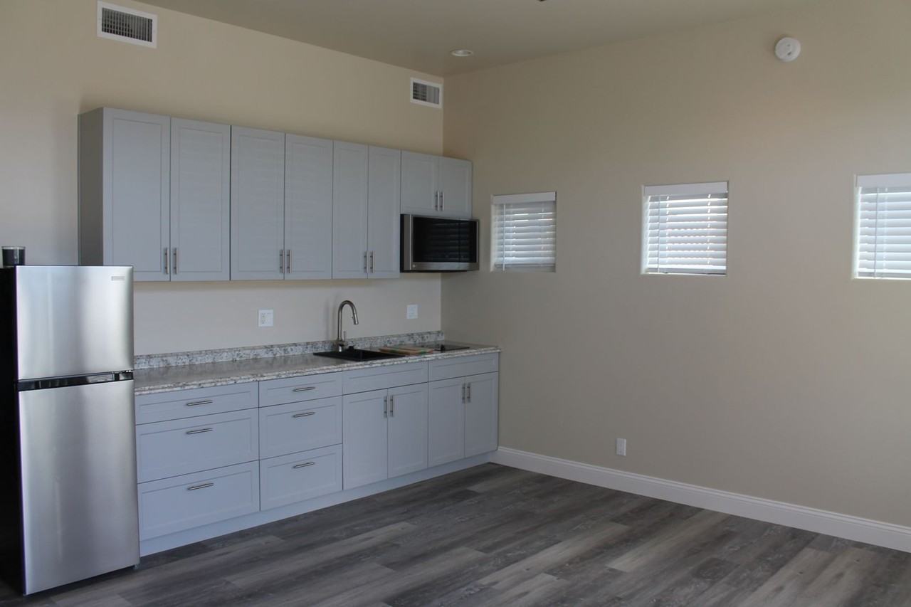 2763 Orville Ave - Photo 3 of 16