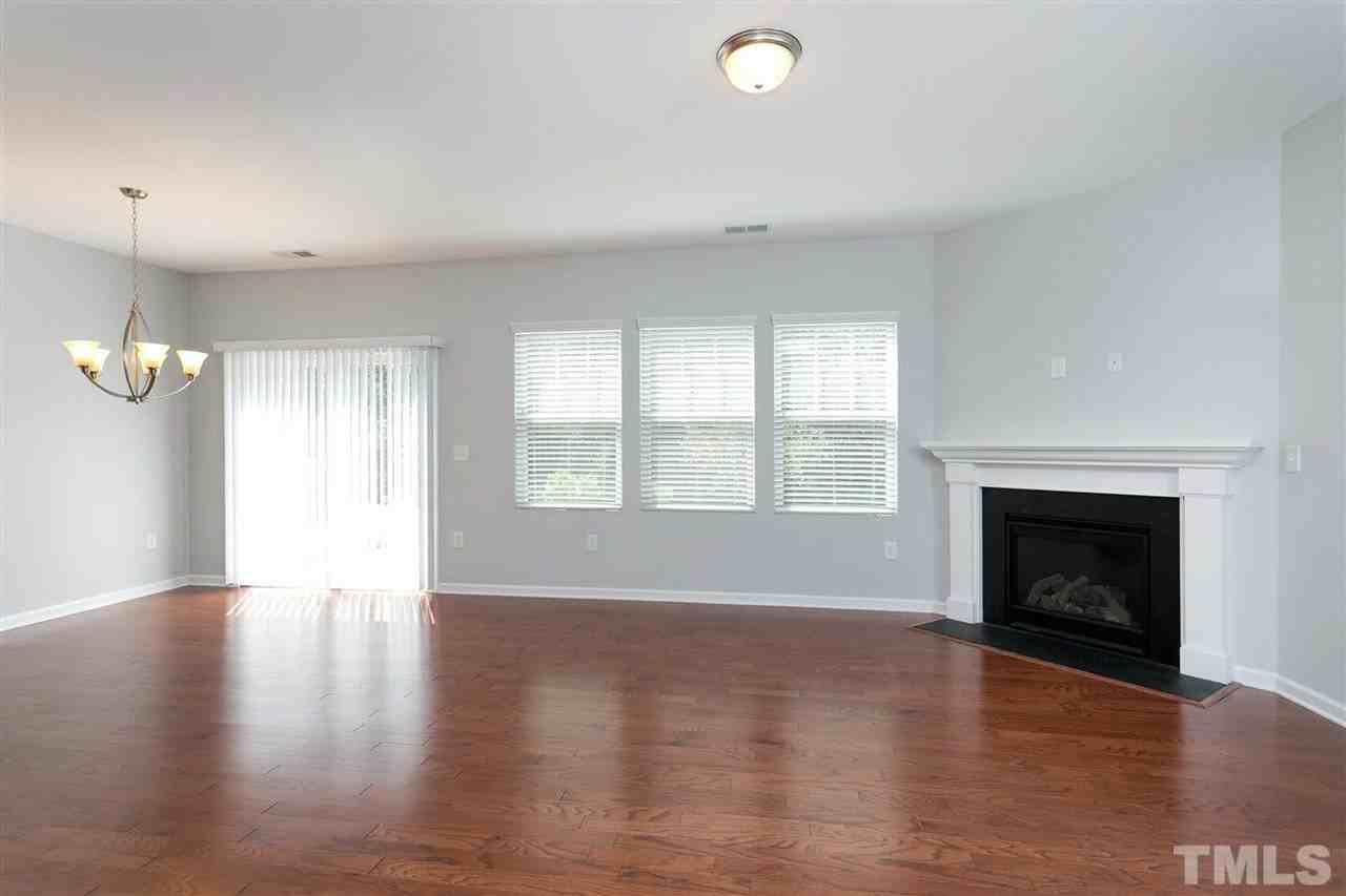 377 Durants Neck Ln - Photo 3 of 28