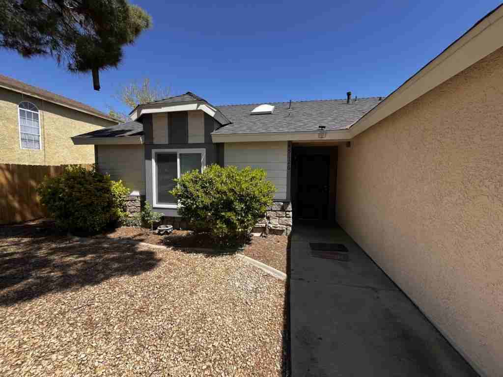 45126 Roberto Ct - Photo 3 of 12