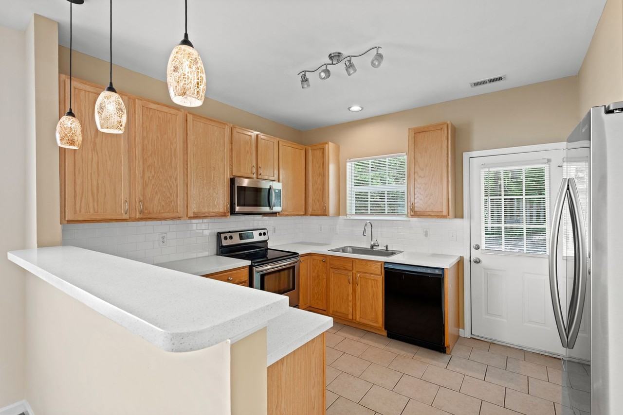 2225 Gablefield Ln - Photo 6 of 19