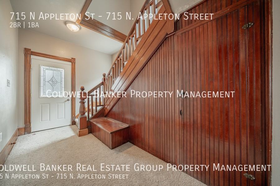 715 N Appleton St - Photo 3 of 26