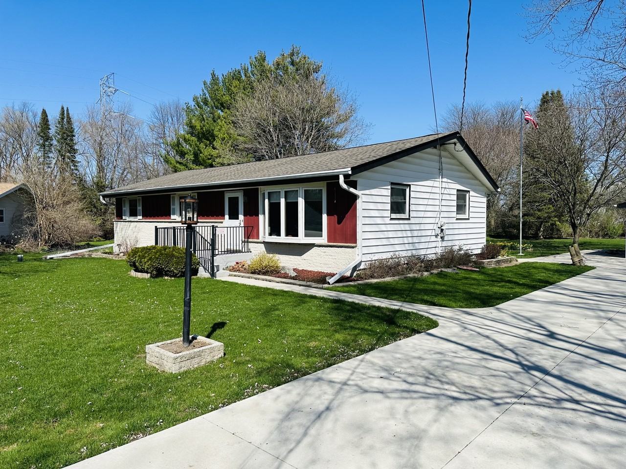 7549 Sylvan Dr #NA - Photo 2 of 17