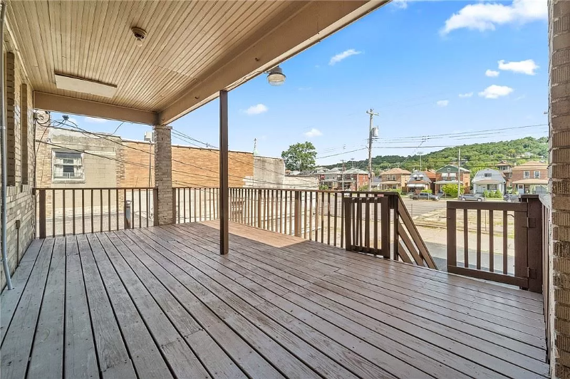 828 Merchant St #2ndFL - Photo 2 of 10