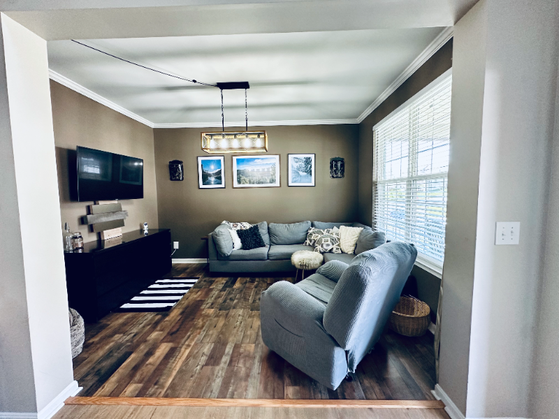 4 Canberra Court - Photo 3 of 10