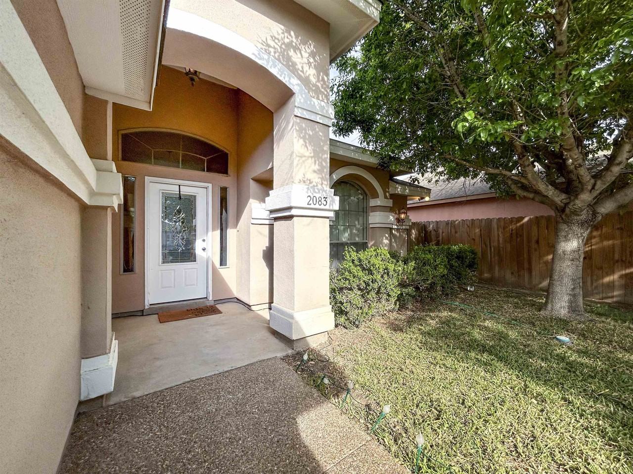 2083 Quito Loop - Photo 2 of 22
