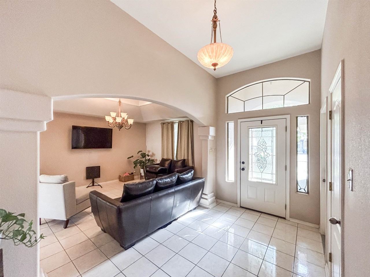 2083 Quito Loop - Photo 3 of 22