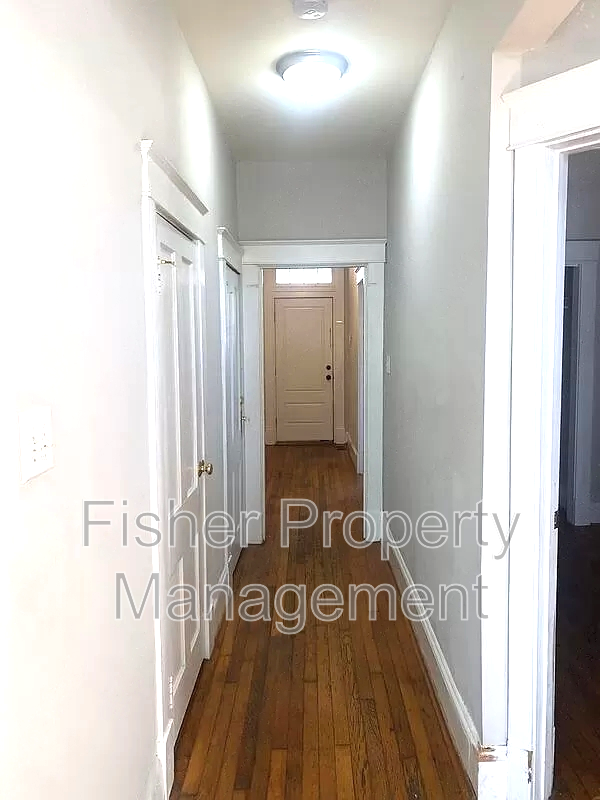 1514 Bainbridge St #A - Photo 7 of 14