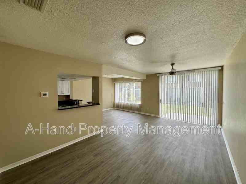 522 Australian Way #A - Photo 3 of 27