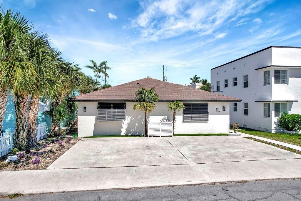 114 S Lakeside Dr 116, Lake Worth, FL 33460 2 Bedroom House for 2,500