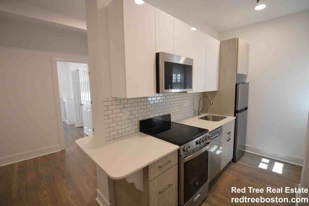 11 Peterborough St #3