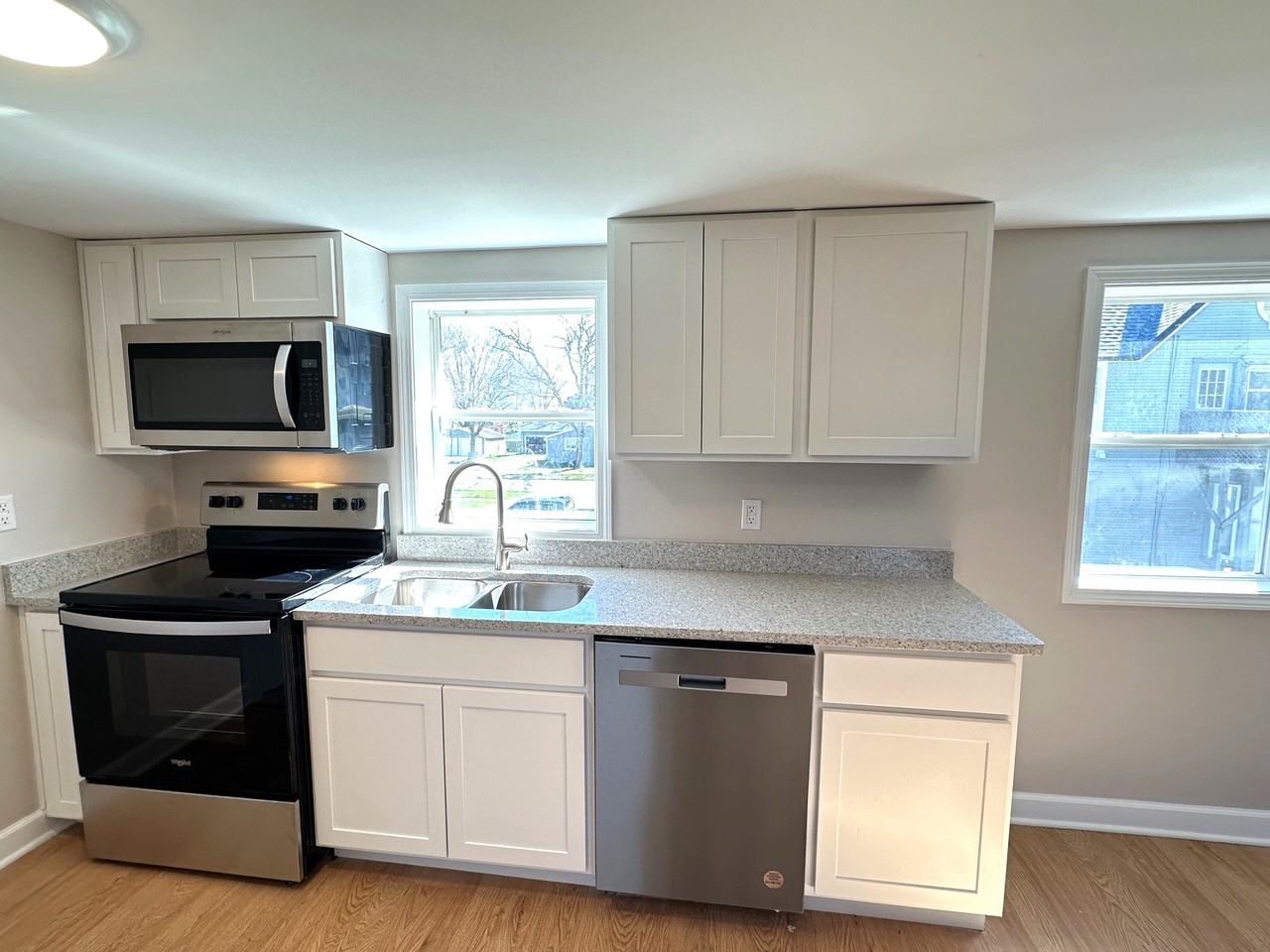 11604 Main St - Photo 3 of 16