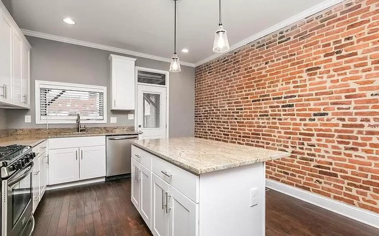 3815 Hudson St - Photo 3 of 11