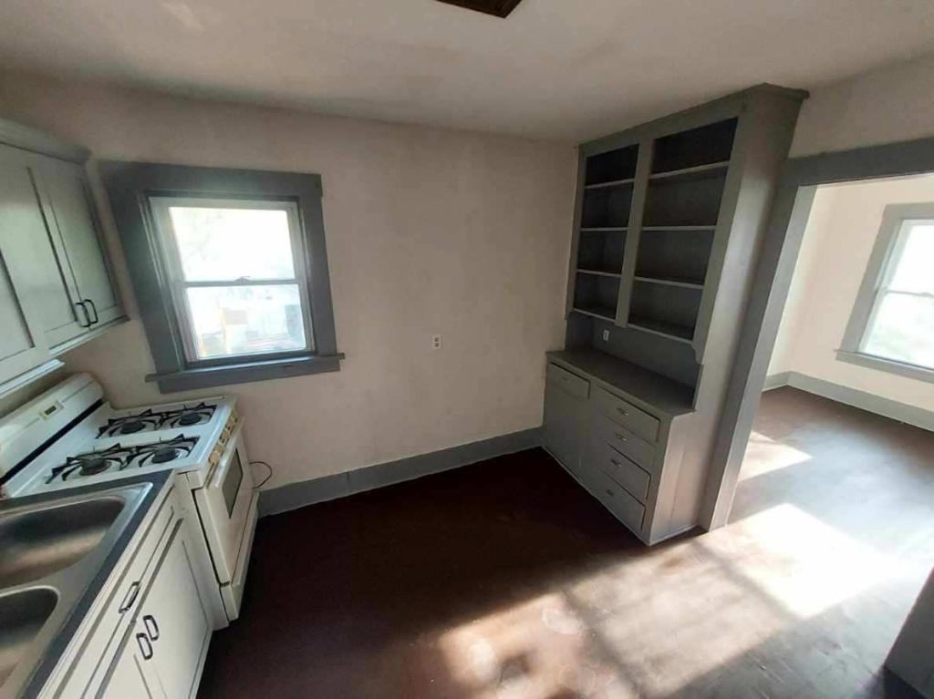 1709 Stevens Ave - Photo 2 of 6