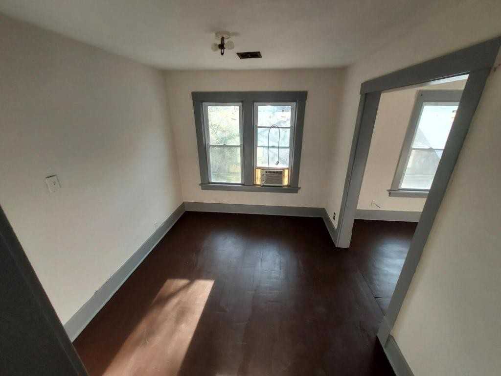 1709 Stevens Ave - Photo 3 of 6