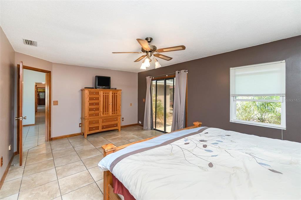 1432 Libby Rd - Photo 5 of 22