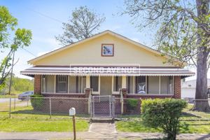 featured image of 3401 Hickory Avenue Southwest