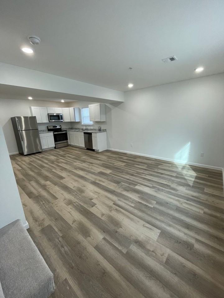 422 Doxey St #3 - Photo 3 of 21