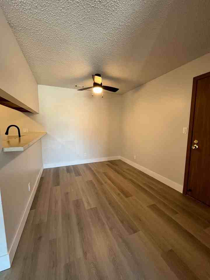 2340 N 44 - Photo 2 of 11