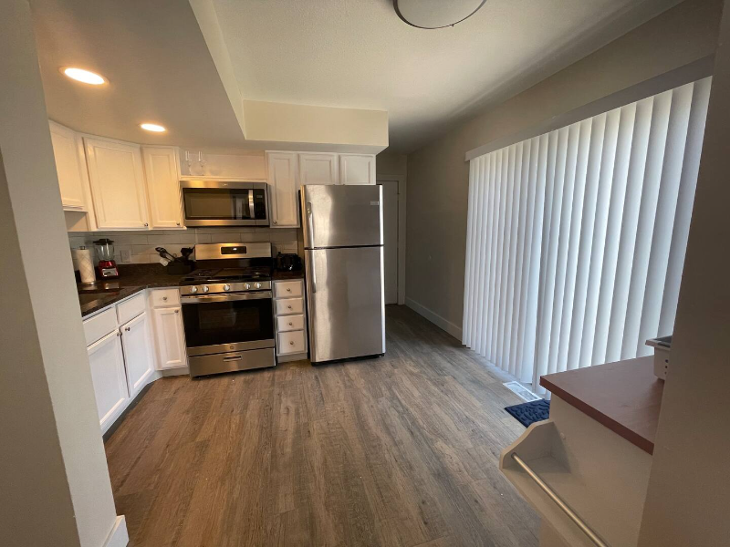 1104 S State St #B - Photo 4 of 24