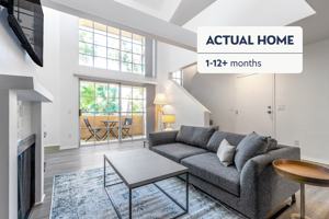 featured image of 960 N Alfred St #210