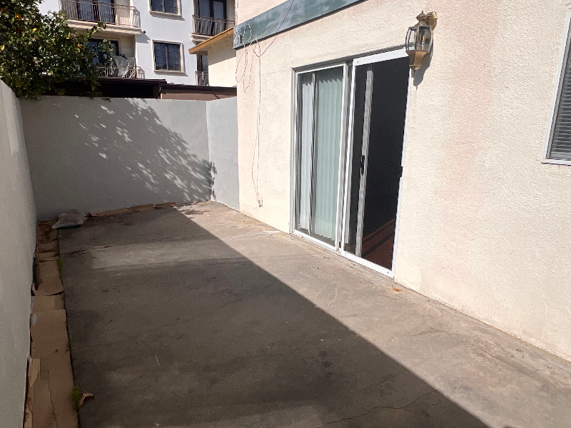 293 N Hill Ave #3 - Photo 3 of 10