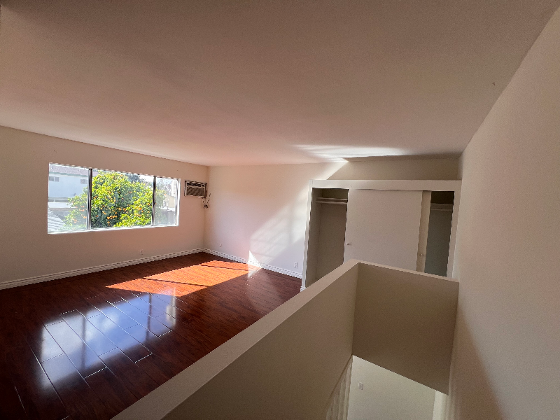 293 N Hill Ave #3 - Photo 6 of 10