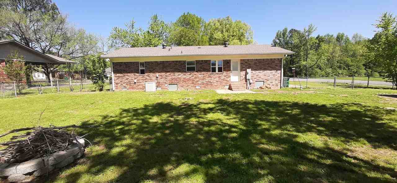 1803 Greenwood Cv - Photo 2 of 22