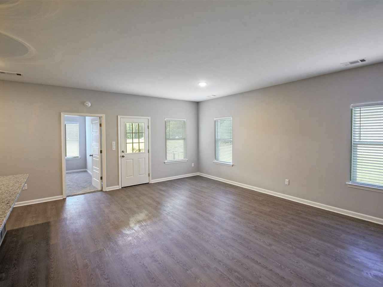 45 Eastwood Dr - Photo 3 of 16