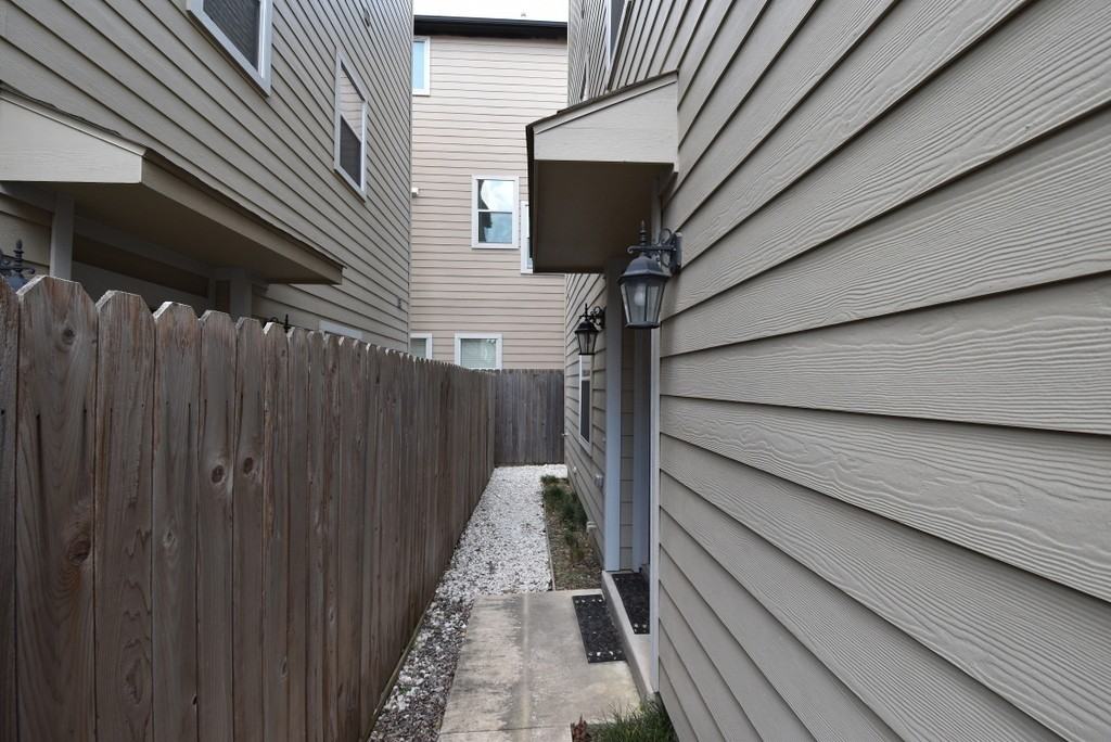 1141 W 24th St #B - Photo 2 of 26