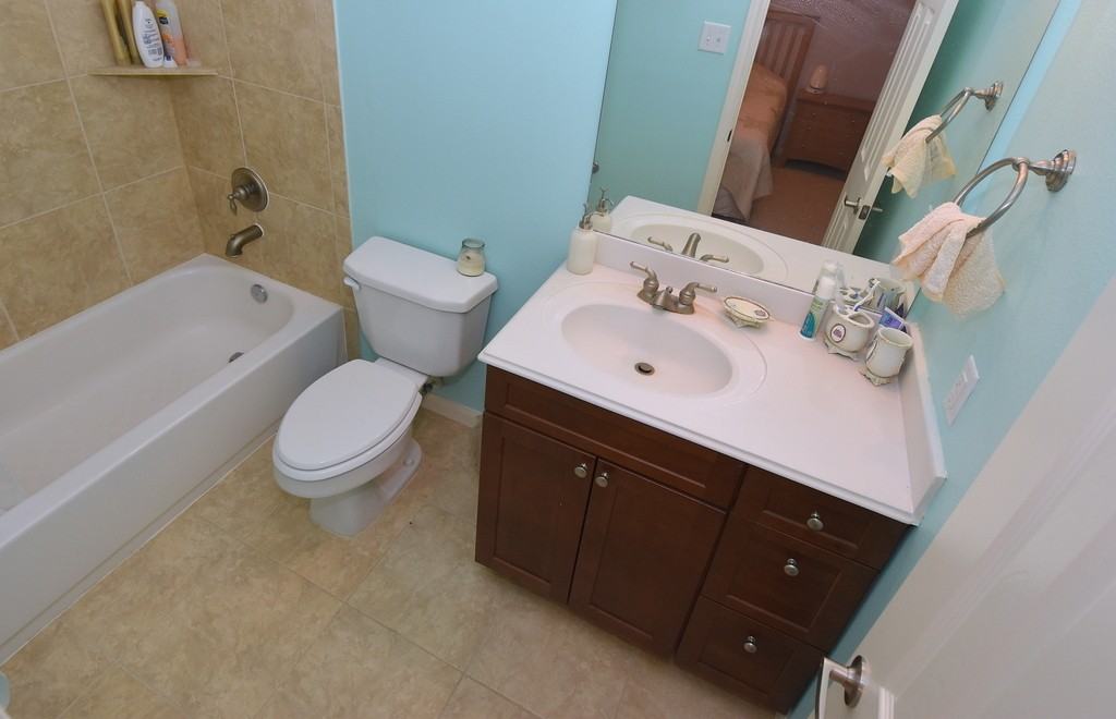 1141 W 24th St #B - Photo 5 of 26