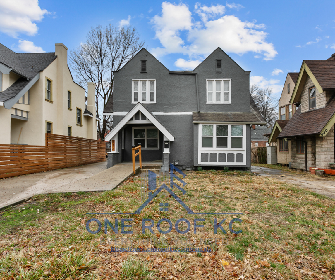 416 N Elmwood Ave - Photo 2 of 24