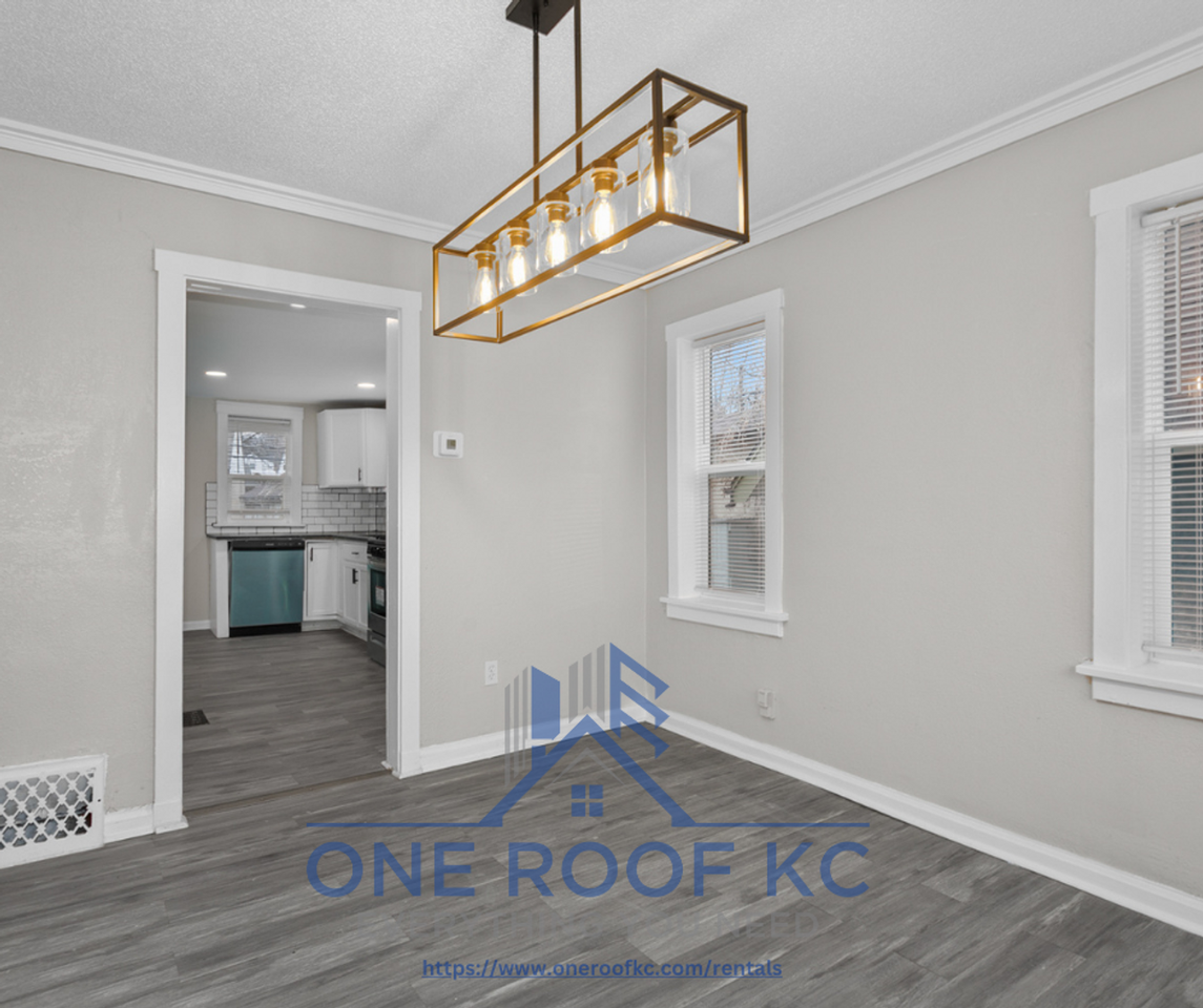 416 N Elmwood Ave - Photo 3 of 24