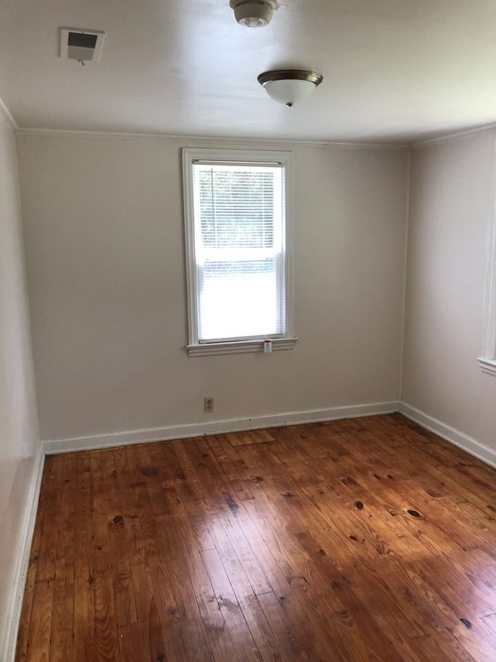 104 Hollywood Blvd - Photo 3 of 4