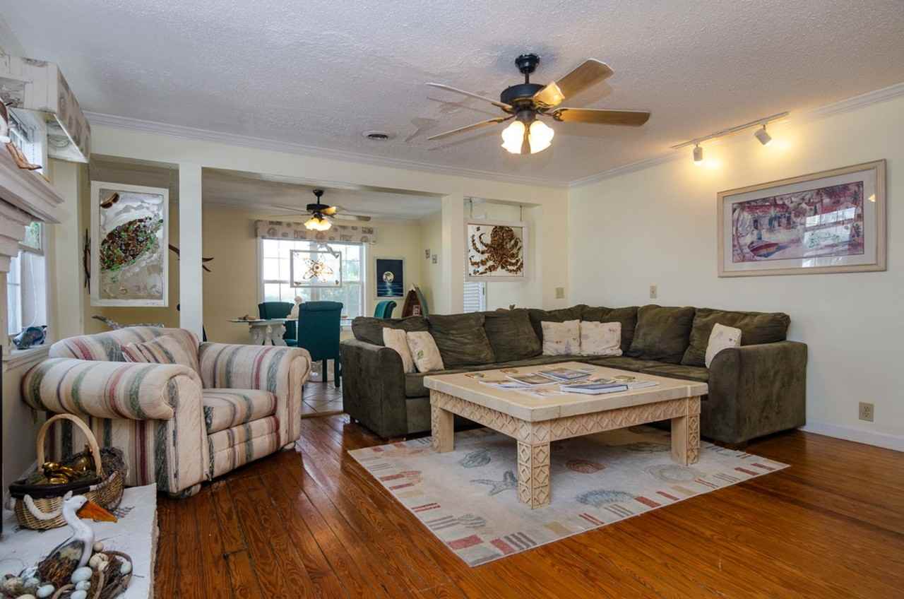 1201 Carolina Beach Ave N - Photo 6 of 21