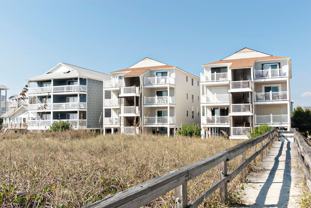 704 Carolina Beach Ave N - Photo 1 of 1