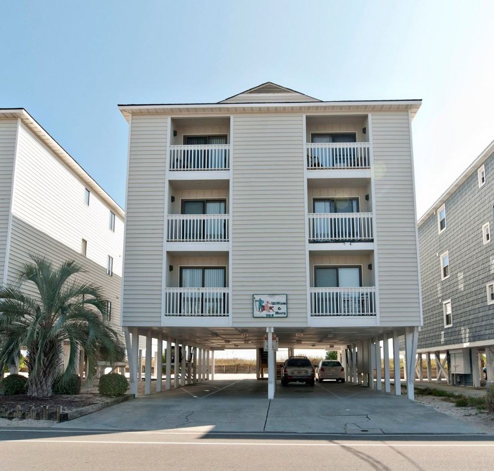 704 Carolina Beach Avenue North - Photo 2 of 20