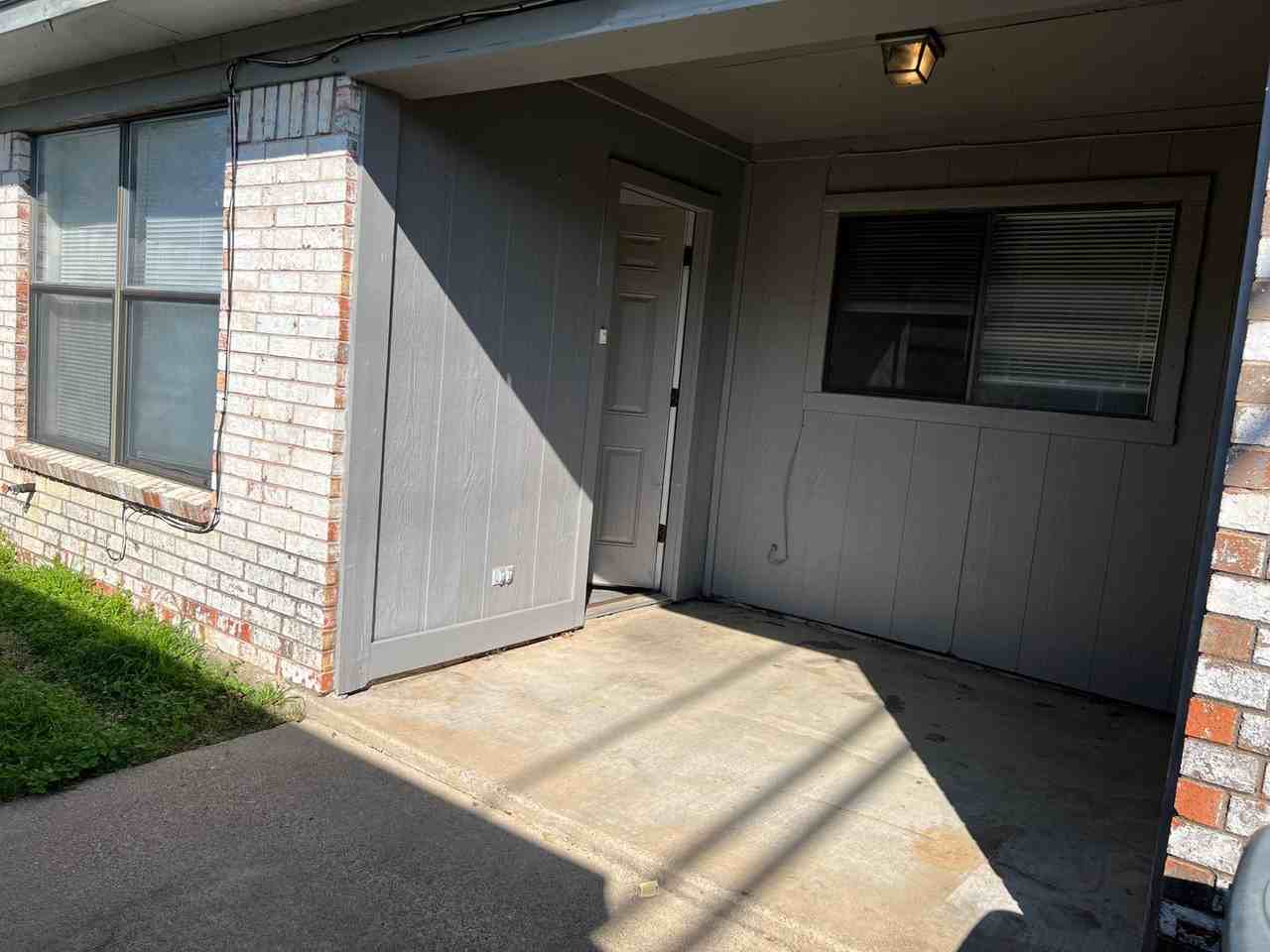 4921 Maryanna Way - Photo 2 of 16