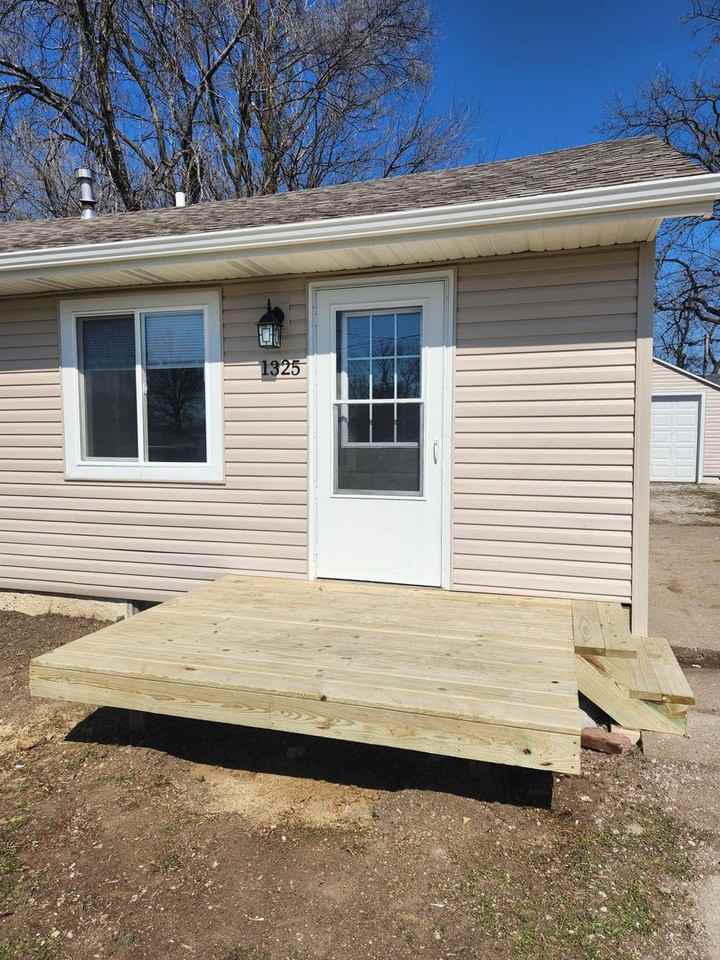 1325 Bundy St - Photo 2 of 37