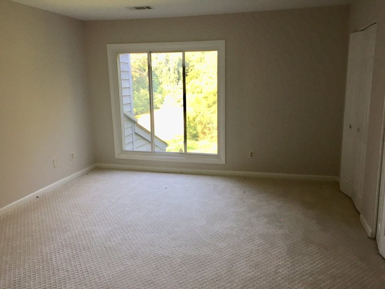 1064 Hickory Glen Rd - Photo 2 of 4