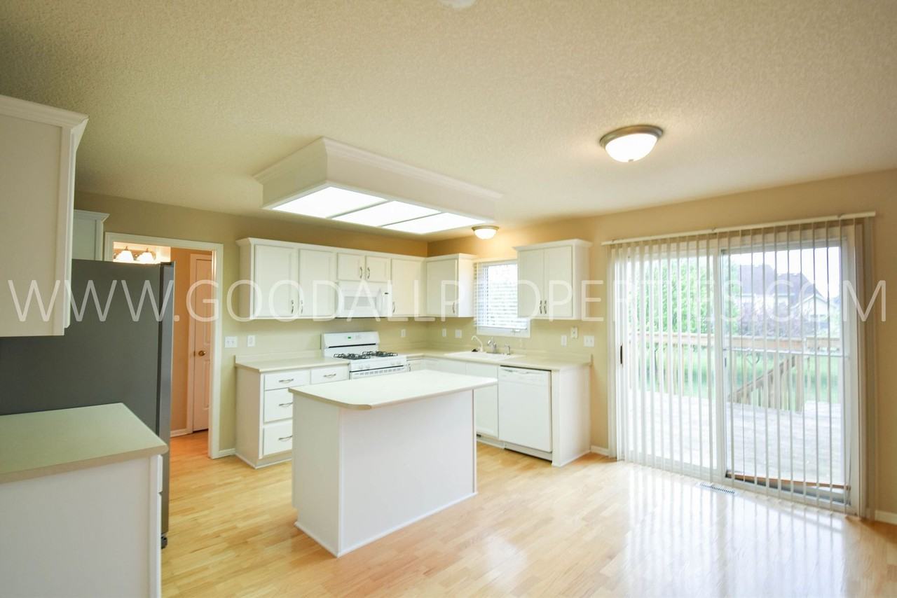 14315 Oak Brook Dr - Photo 2 of 37