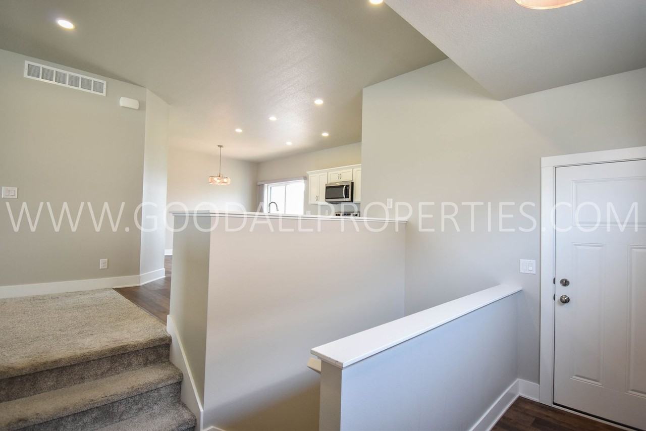 342 N Warrior Ln - Photo 6 of 35