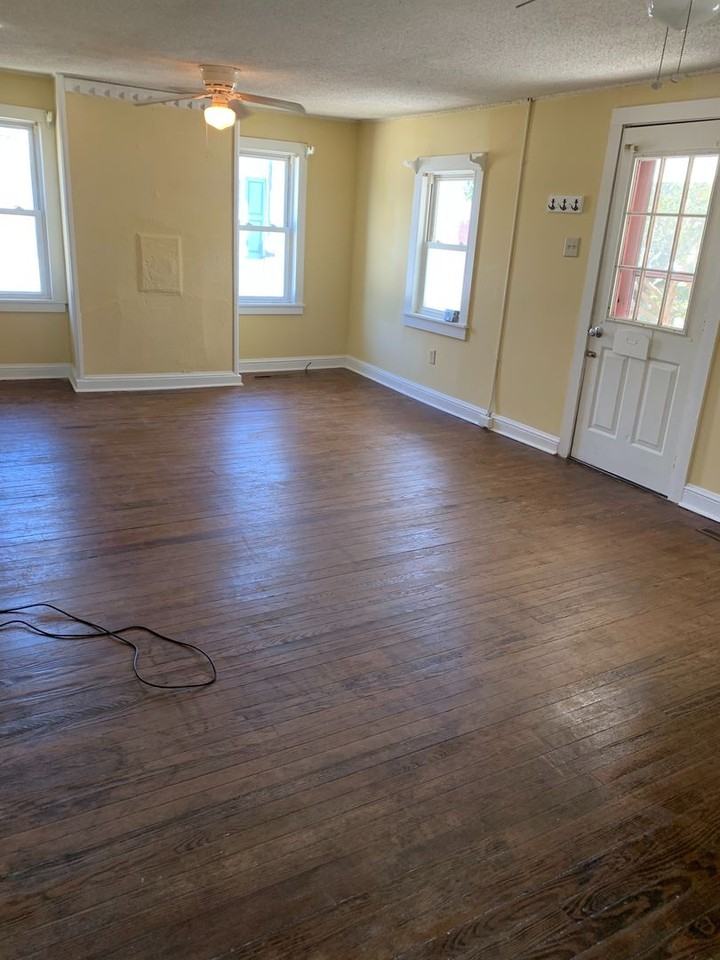 1002 Fisher St - Photo 4 of 20