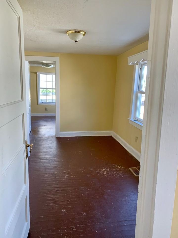 1002 Fisher St - Photo 3 of 20