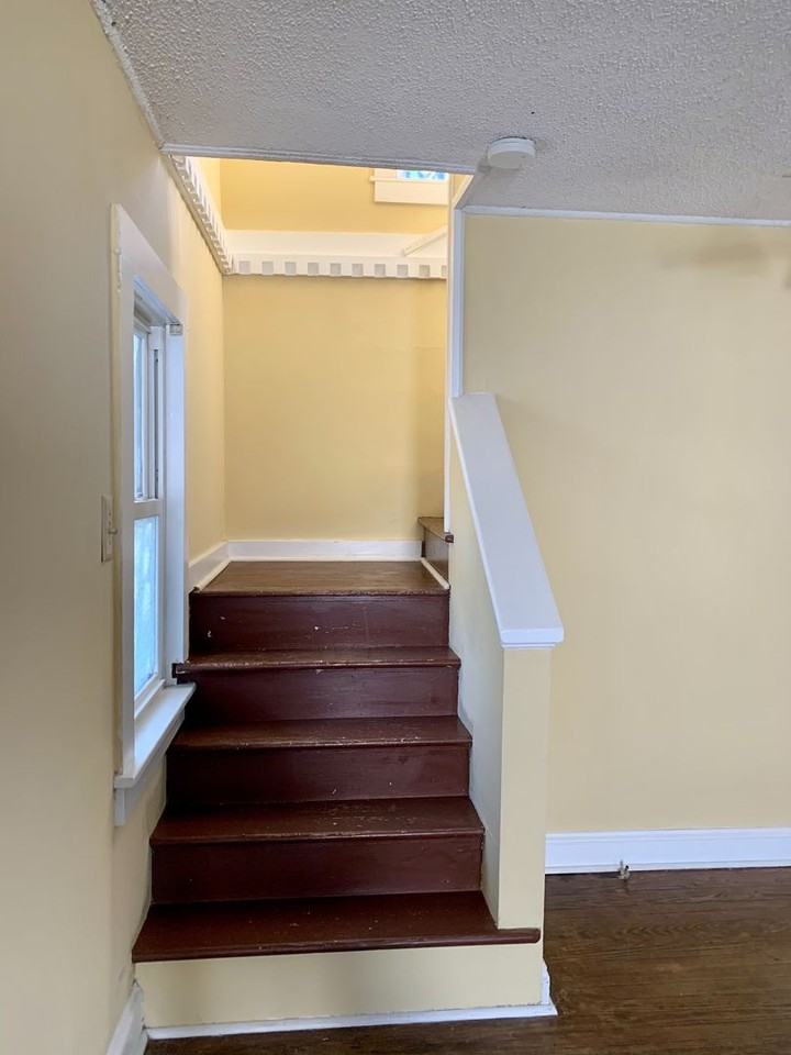 1002 Fisher St - Photo 3 of 20